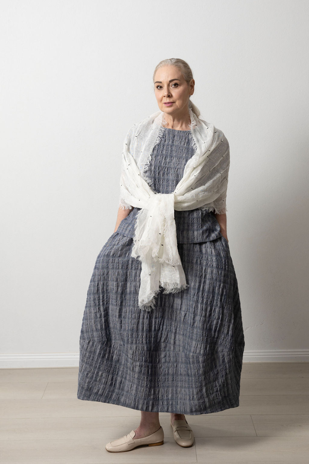Hand-Embroidered Linen Gauze Scarf in Ivory