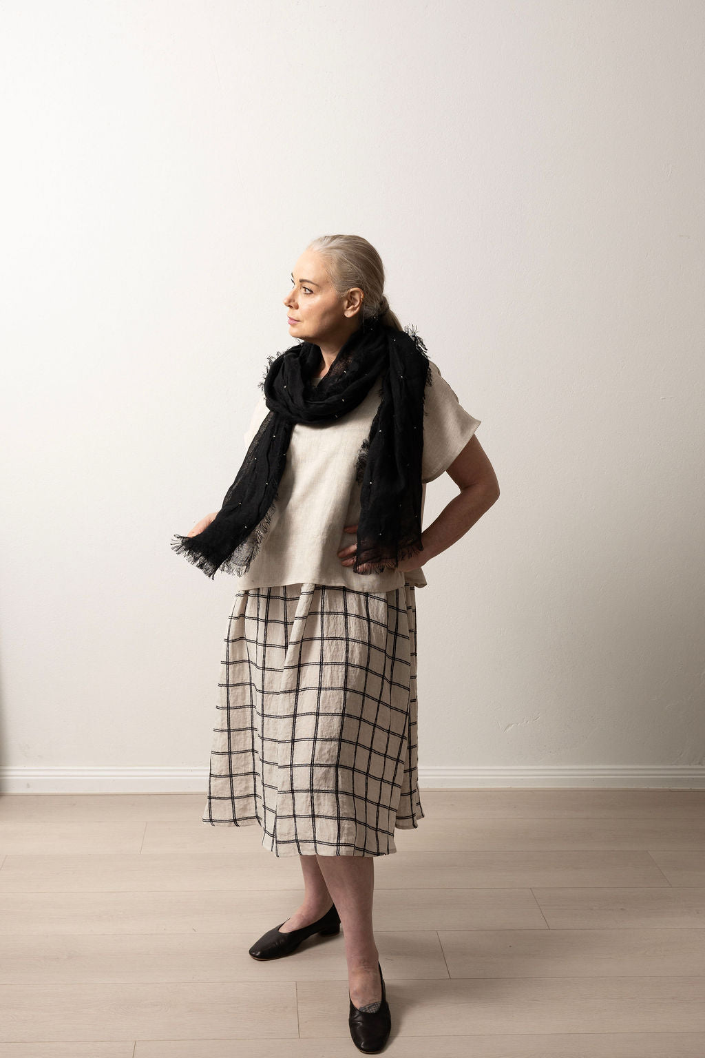 Hand-Embroidered Linen Gauze Scarf in Black