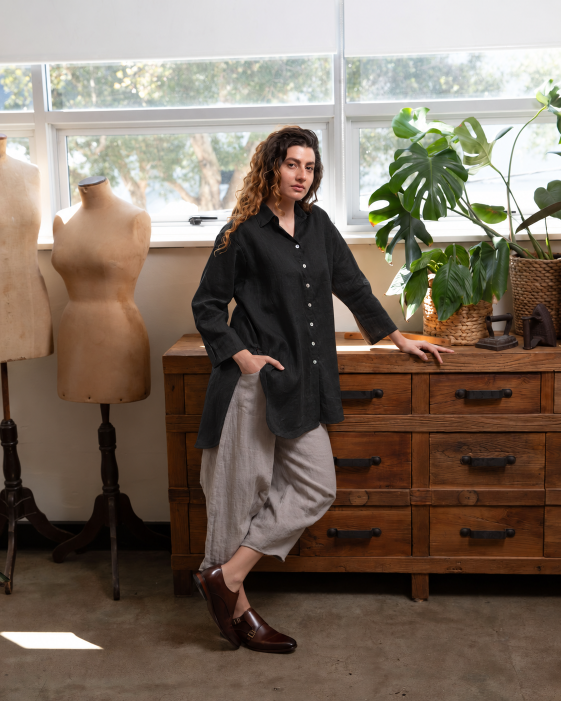 Monet Black Linen Shirt - PRE ORDER (SHIPPING 7TH DECEMBER)