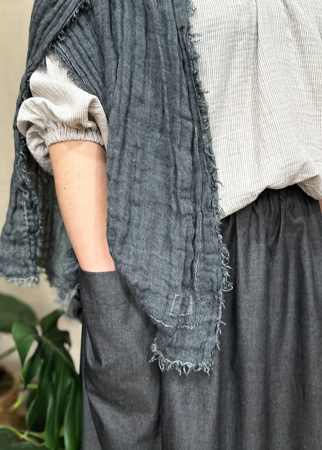 Double Gauze Linen Scarf – Mist & Metal