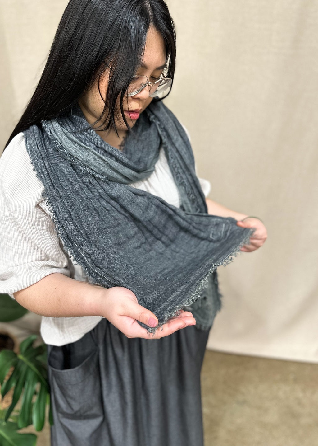 Double Gauze Linen Scarf – Mist & Metal