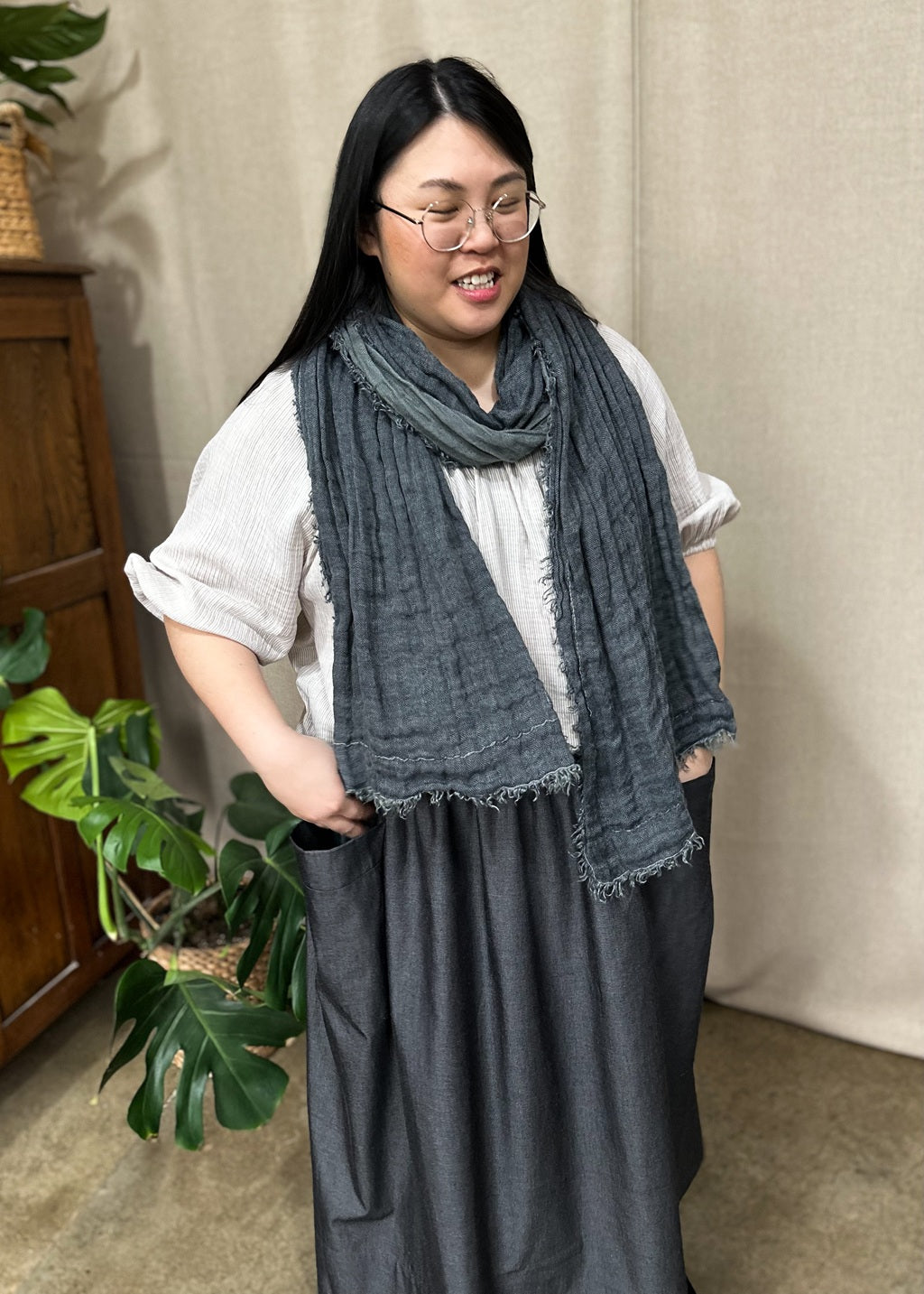 Double Gauze Linen Scarf – Mist & Metal