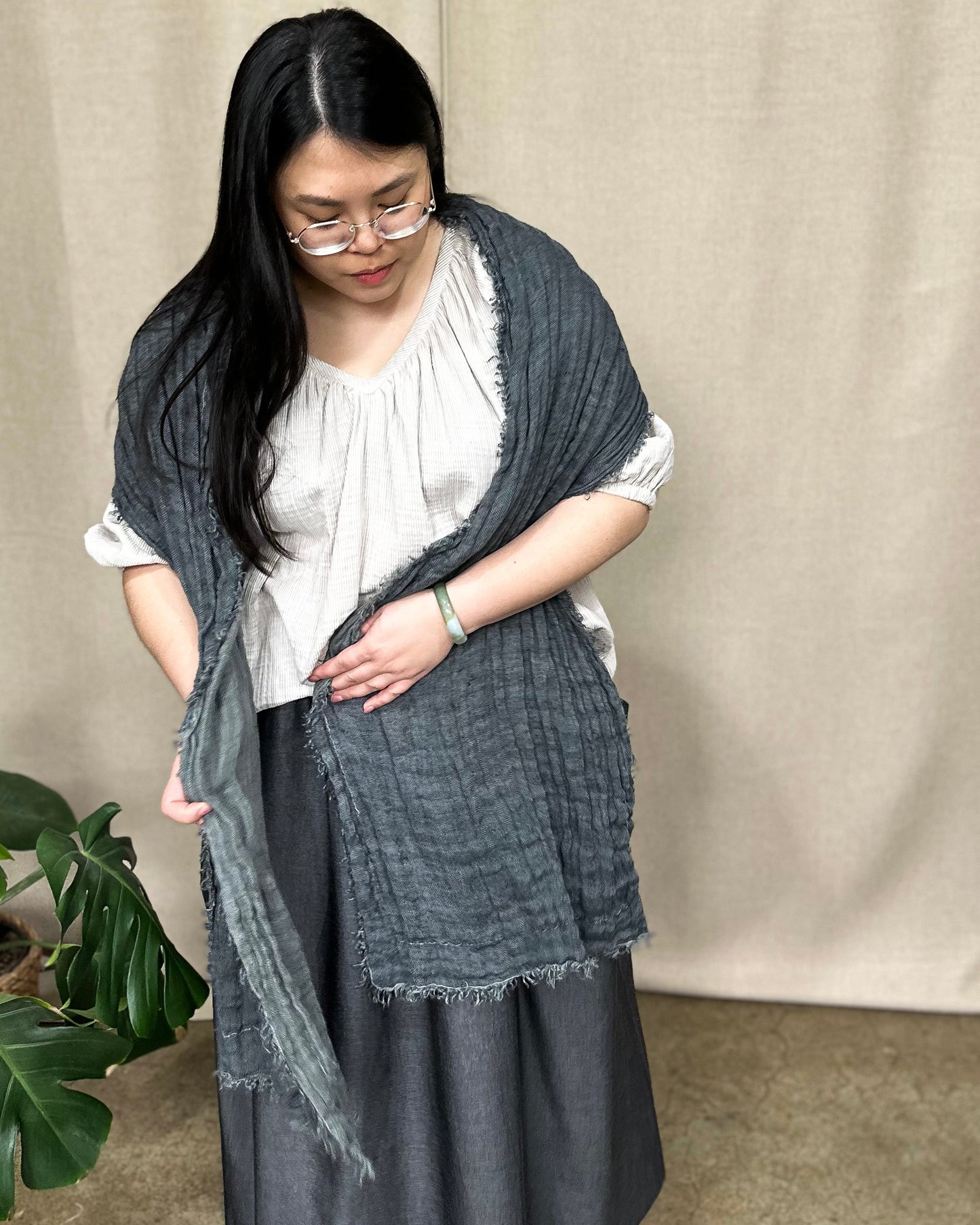 Double Gauze Linen Scarf – Mist & Metal